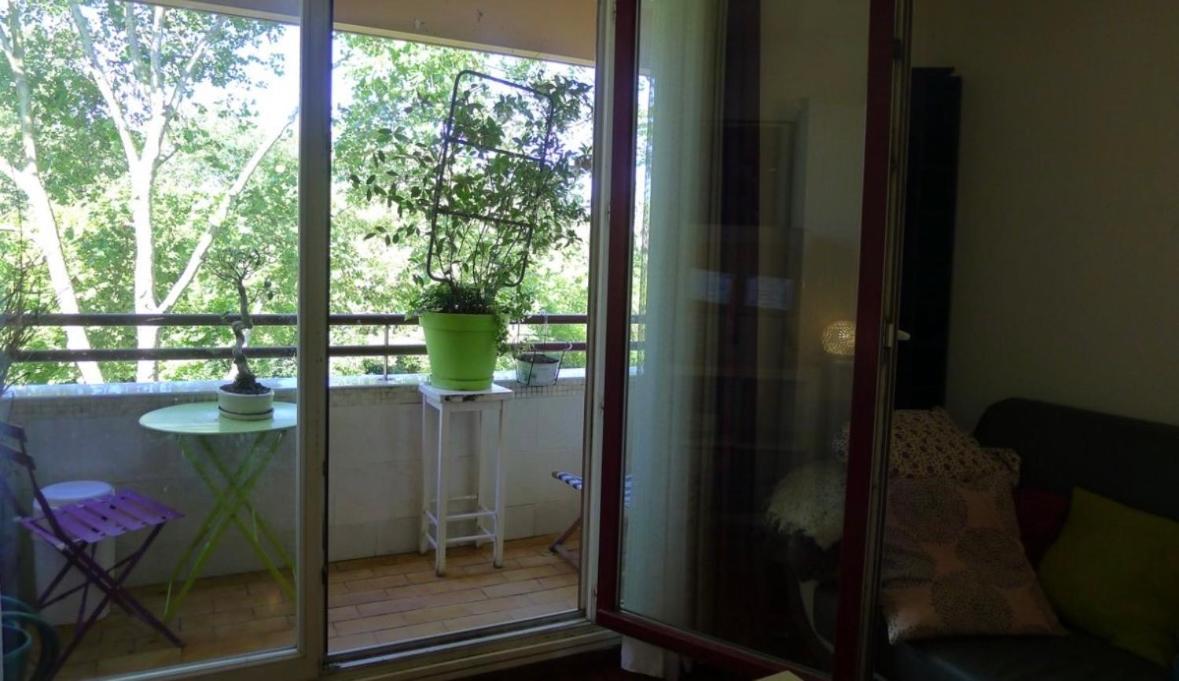 Apartamento F3 Avec Balcon 5 Min Gare Sqy Et Parking Gratuit Guyancourt Exterior foto