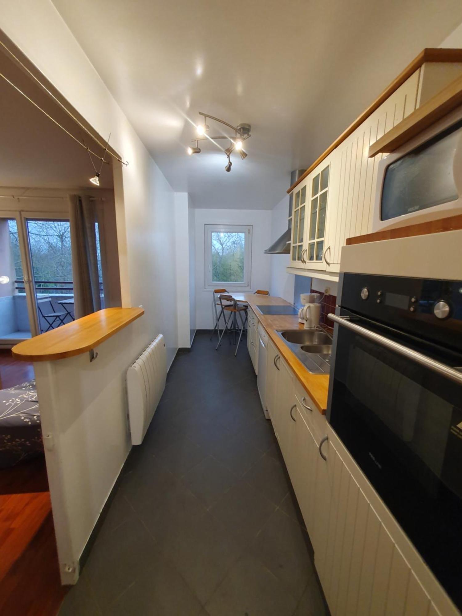 Apartamento F3 Avec Balcon 5 Min Gare Sqy Et Parking Gratuit Guyancourt Exterior foto